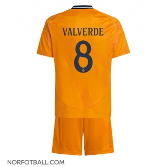 Billige Fotballdrakt Real Madrid Federico Valverde #8 Replika Bortedraktsett Barn 2024-25 Kortermet (med bukser)
